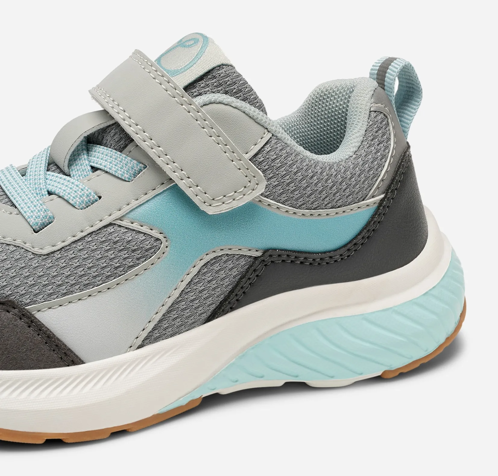 Barn LINEAR Sneakers|Vårskor<,Sneakers