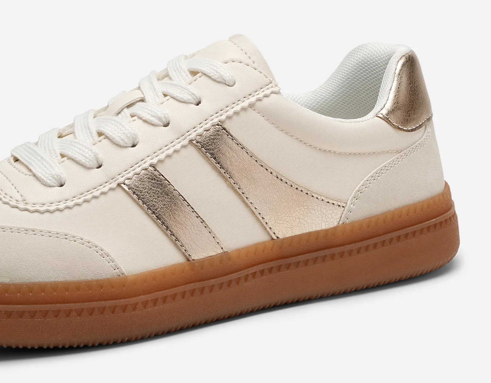 XIT Sneakers|Stora Storlekar (Stl. 42-43)<,Sneakers