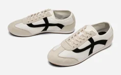 XIT Sneakers|Stora Storlekar (Stl. 42-43)<,Sneakers
