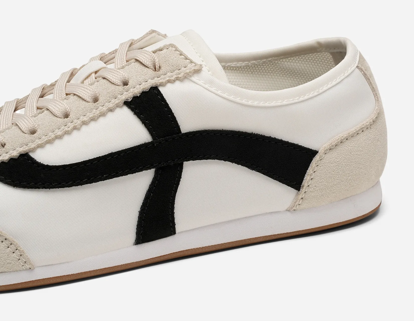 XIT Sneakers|Stora Storlekar (Stl. 42-43)<,Sneakers